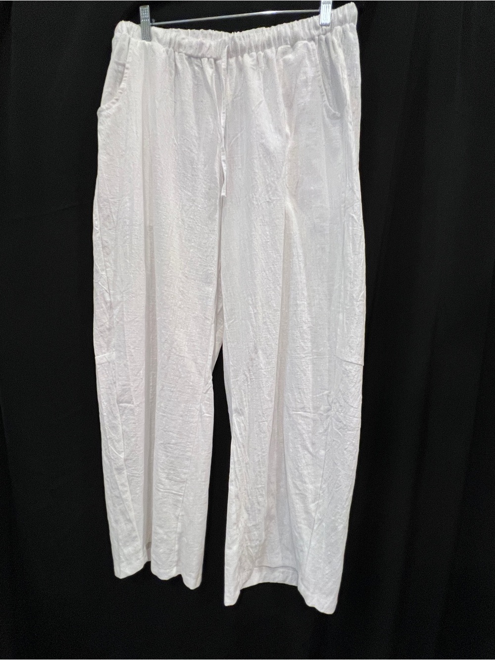 New, never worn white pants